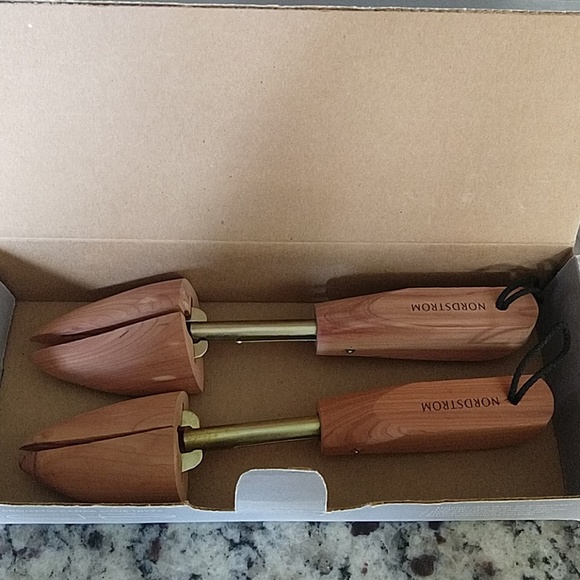 Nordstrom Women's Cedar Shoe Tree - Picture 2 of 3
